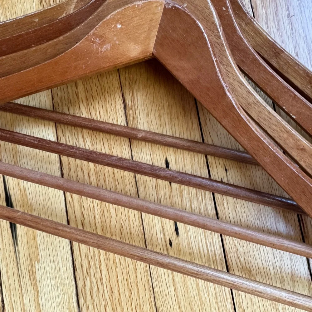 Wooden Clothes Hangers Set